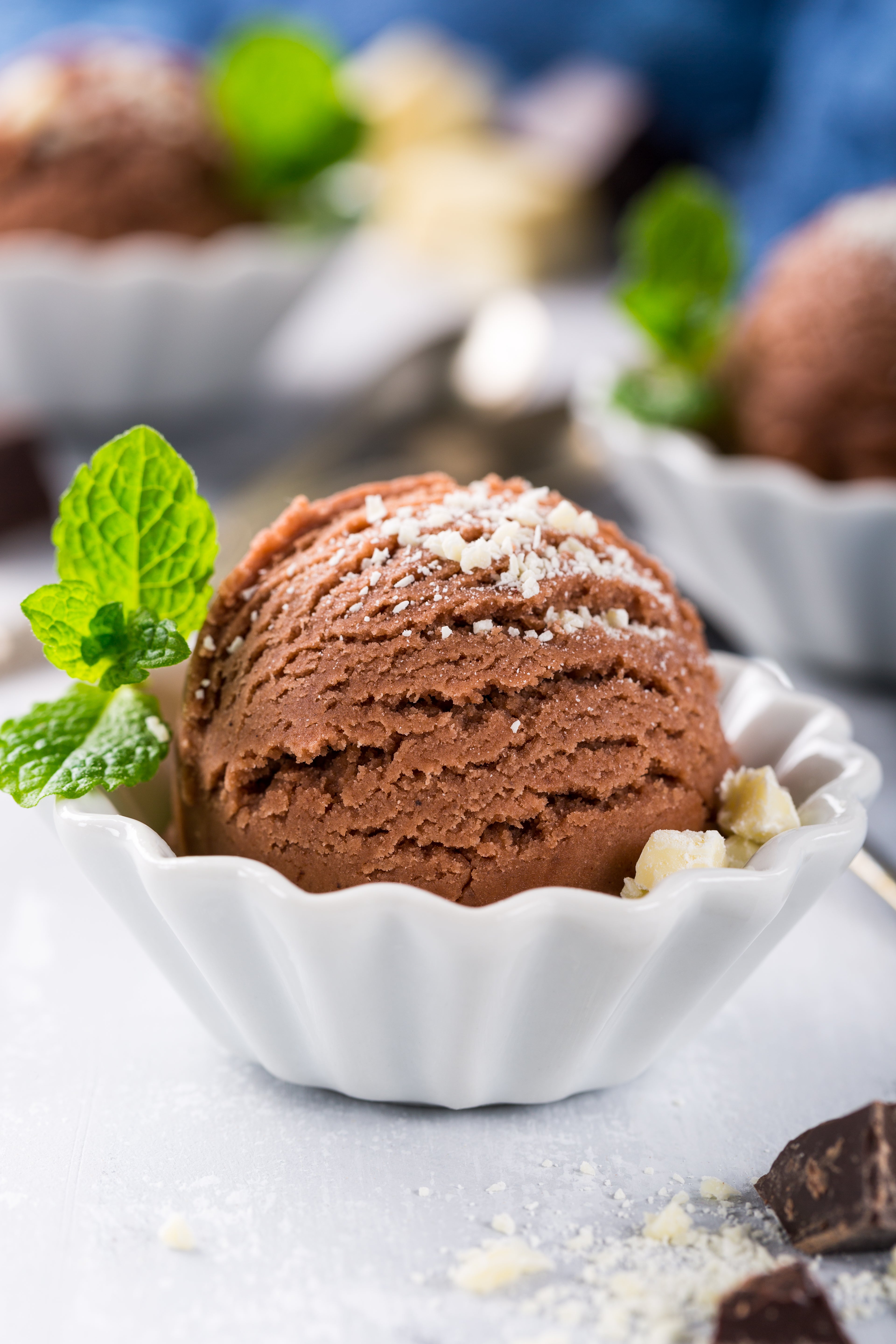 RICH CHOCOLATE ICE CREAM