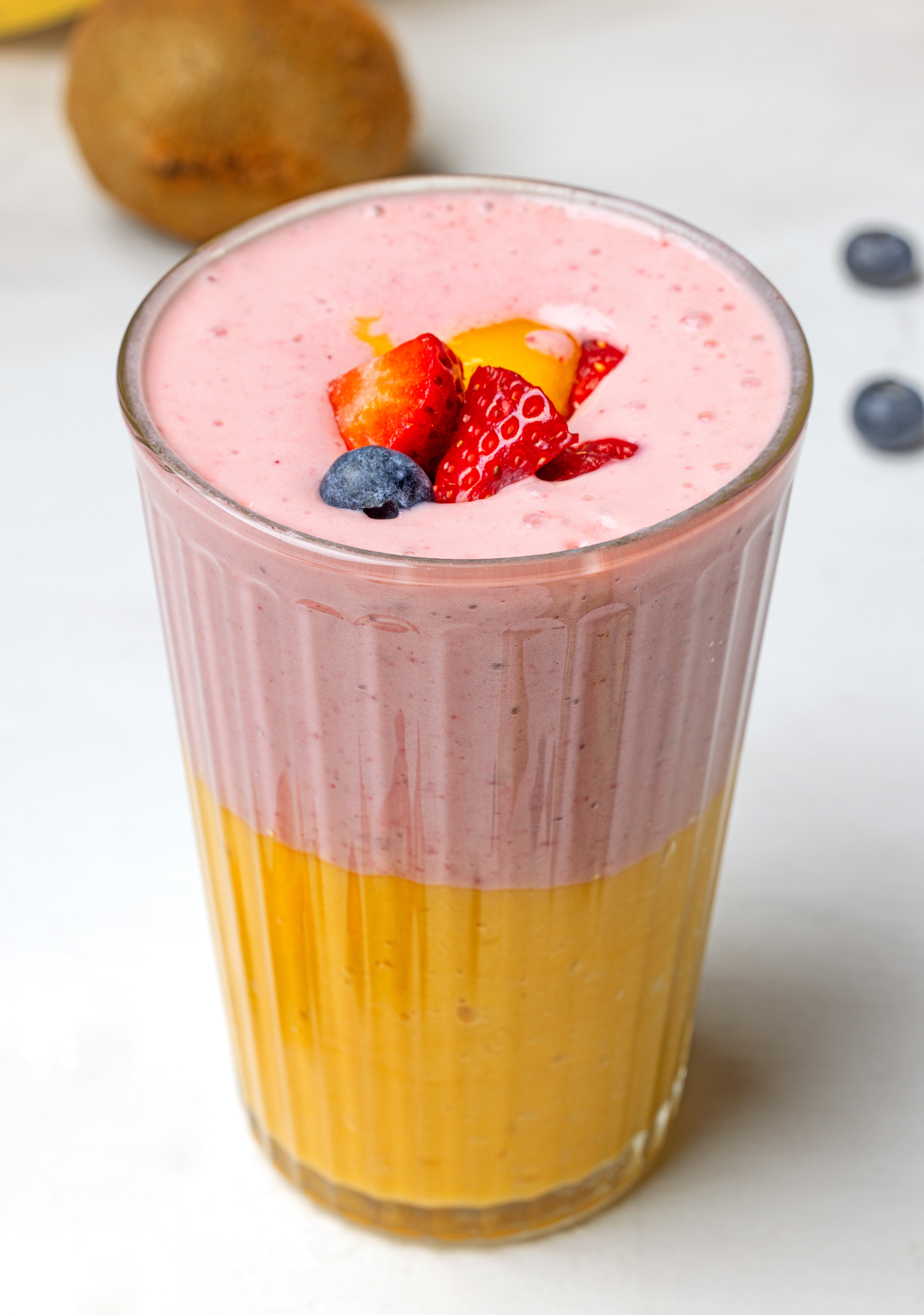 🍓✨ Creamy Strawberry Sunset Smoothie (Blender Jar Recipe!)