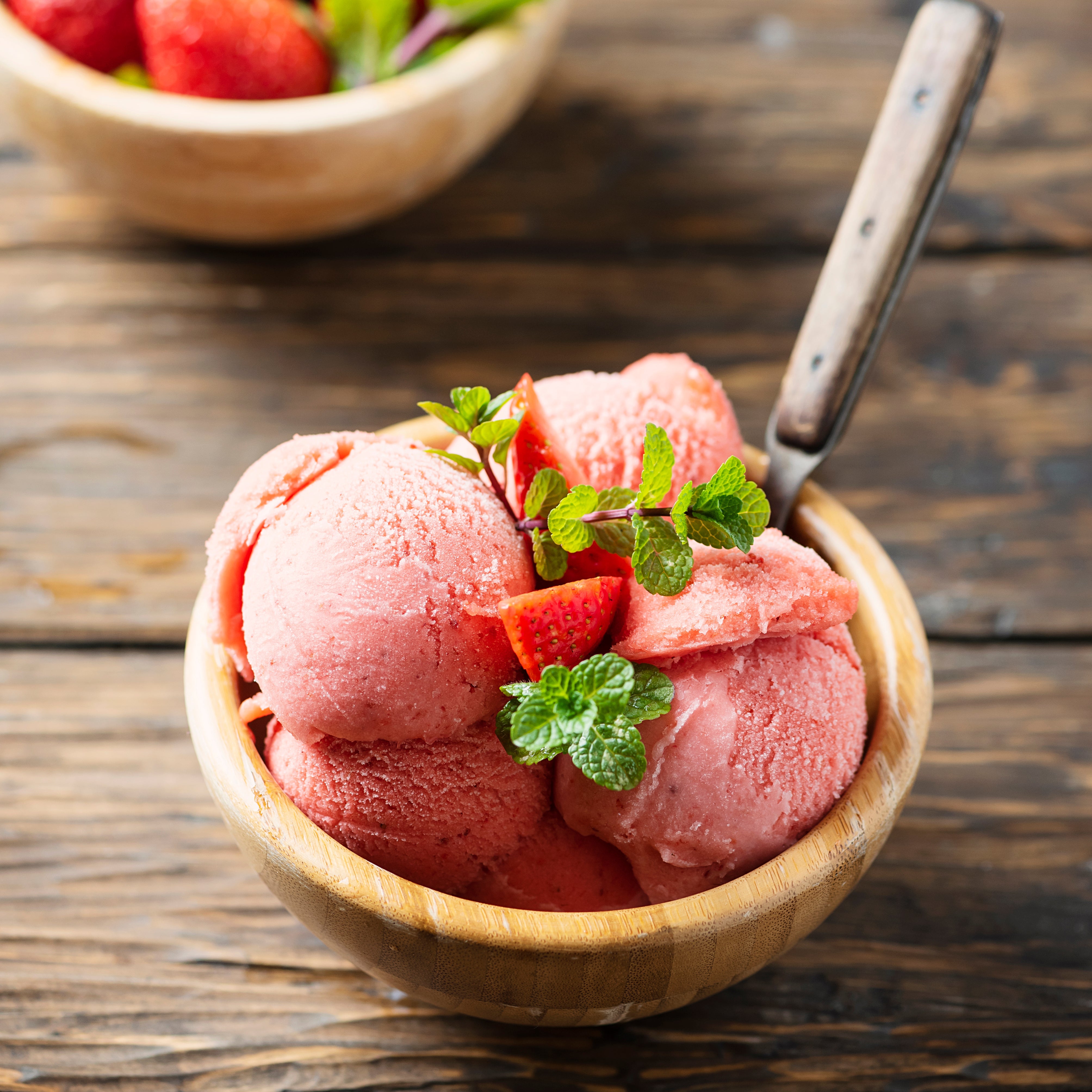 STRAWBERRY AND RHUBARB ICE CREAM